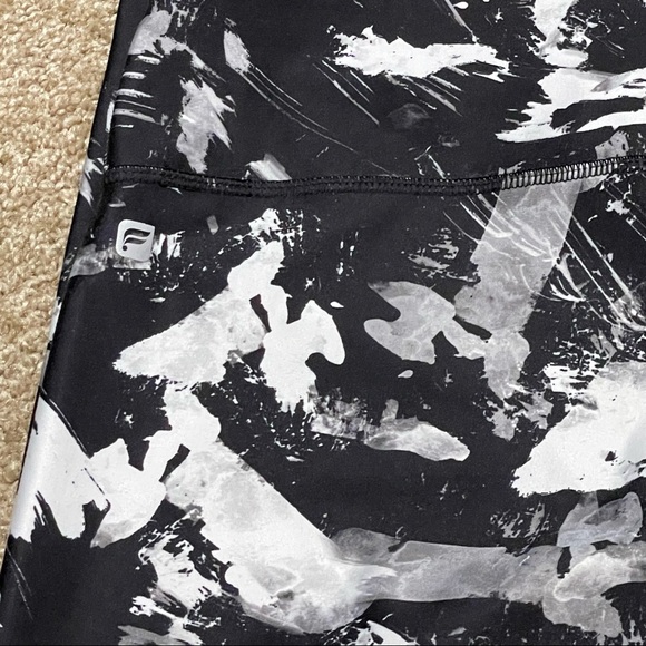 Fabletics Powerhold Leggings Size Medium - Picture 3 of 8